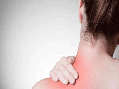 左背疼是什么原因引起