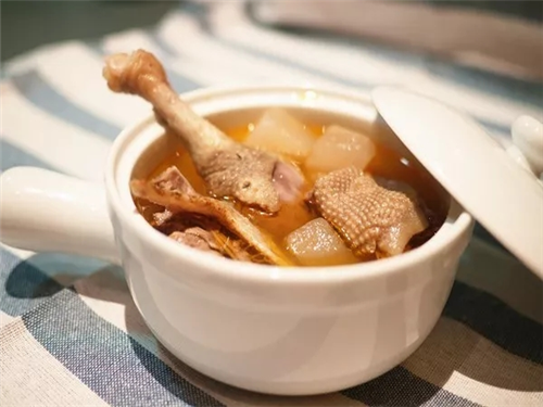 冬天骨头汤里放什么食材好