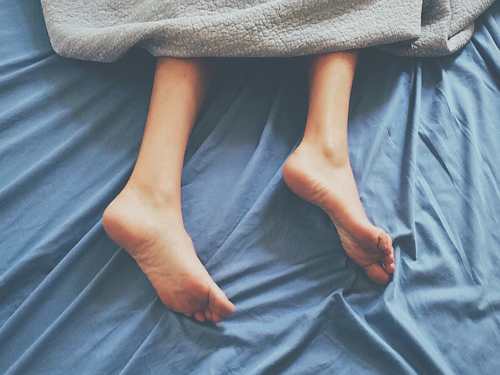 女人怕冷是什么原因引起的